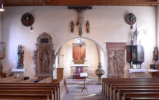 Blick in die Wehrkirche Nürnberg-Kraftshof.