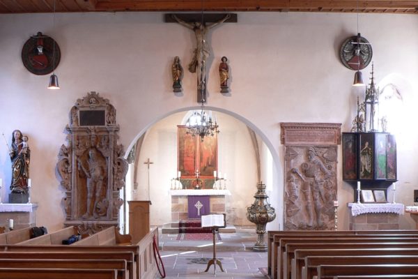 Blick in die Wehrkirche Nürnberg-Kraftshof.