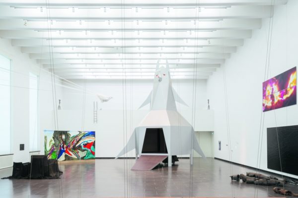 Bild zur Triennale zeitgenössische Kunst mit dem Titel Gott und die Welt in Schweinfurt.