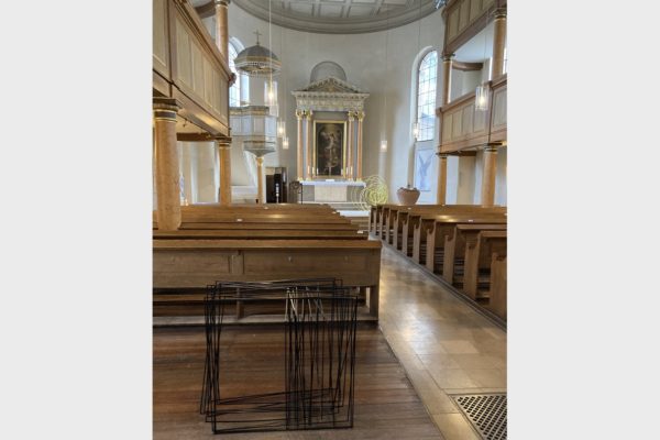 Werke der Künstlerin Sabine Straub beim Lichtmess-Gottesdienst 2021 in der Auferstehungskirche in Fürth.