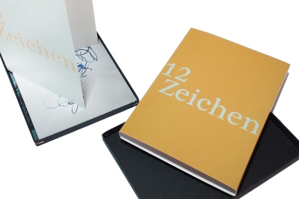 Postkarten-Edition 12 Zeichen entstand 2021 aus einem Kunstwettbewerb des Kunstreferats der Evangelisch-Lutherischen KIrche in Bayern.