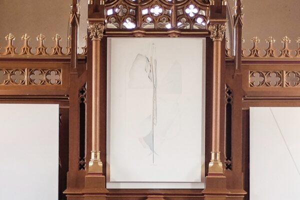 Bild zum Ausstellungsprojekt mit dem Titel unendlich still Zeitgenössische Kunst auf evangelischen Friedhöfen in Bayern im Sommer 2022 auf sechs Friedhöfen in Bayern.