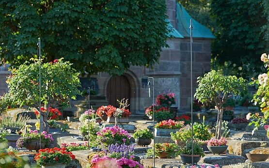 Das 12. Kunstsymposium der Evangelisch Lutherischen Kirche in Bayern fand im SEptember 2022 auf dem Johannisfriedhof in Nürnberg statt.